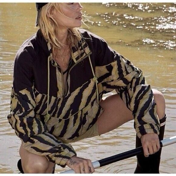 Free People Tops - Free People Movement Half Zip Hooded Animal Print Hoodie Pockets Black Green M
